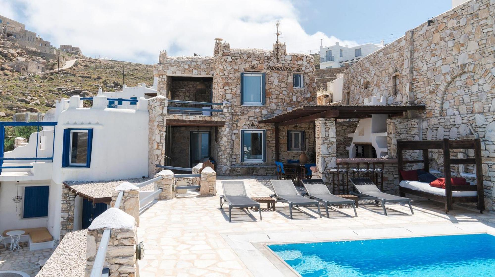 Omnia Villa