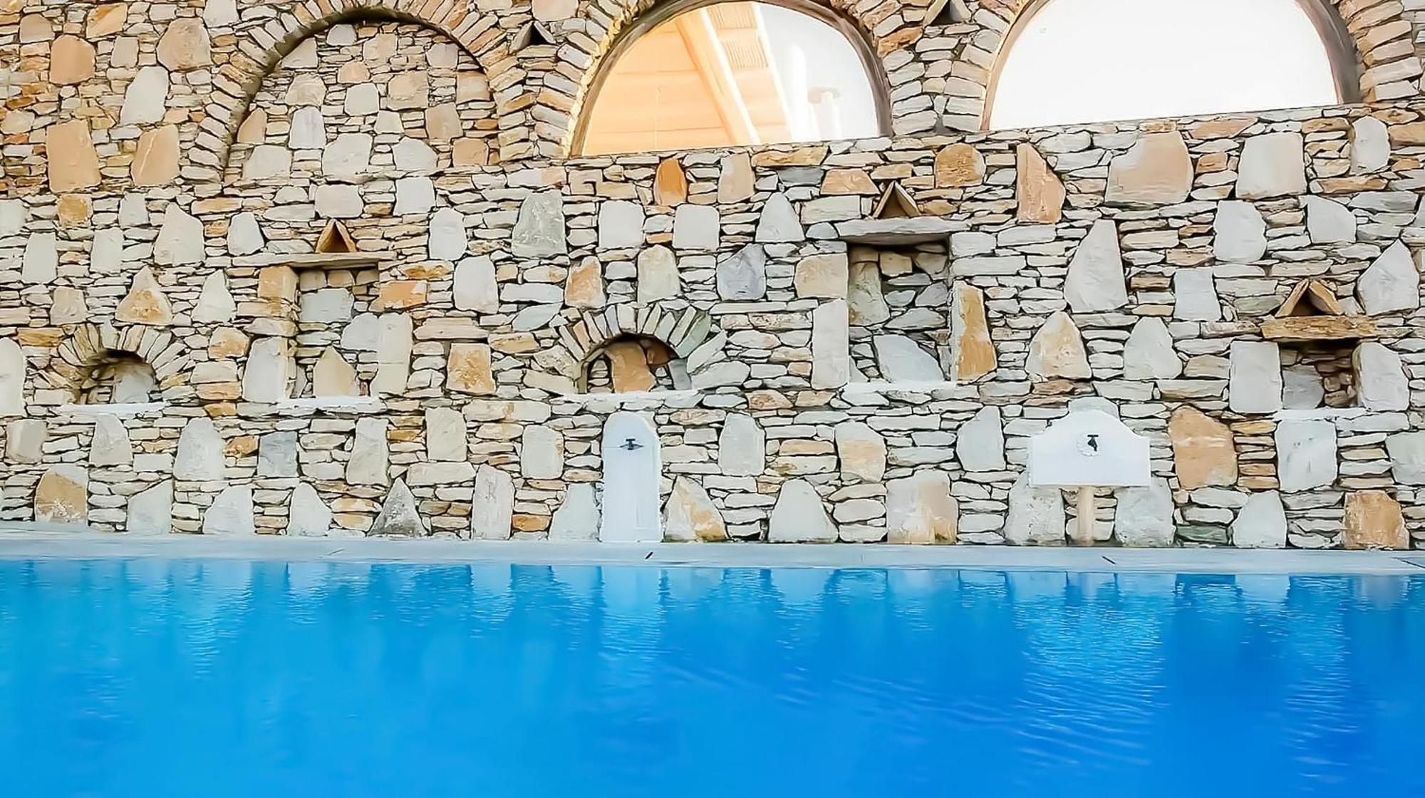 Omnia Villa *
